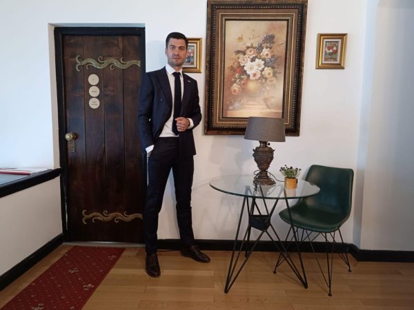 Implicarea lui Mihai Popa în prezentarea articolelor de presă EkoGroup